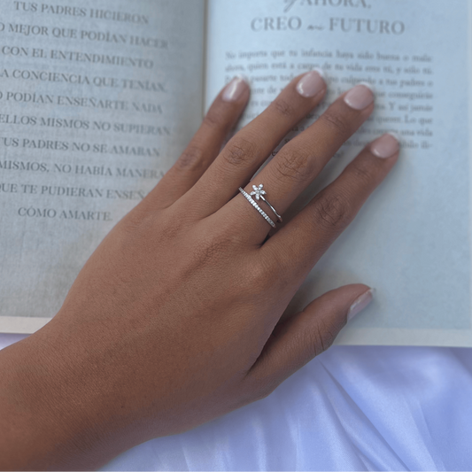 ANILLO DELGADO PLATEADO FLOR