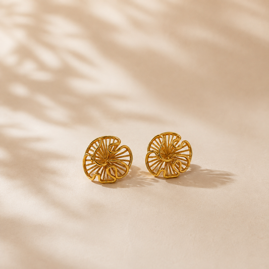 ARETES CAMELIA DORADO
