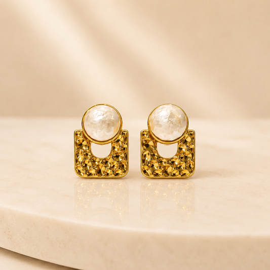 ARETES NÁCAR DORADO