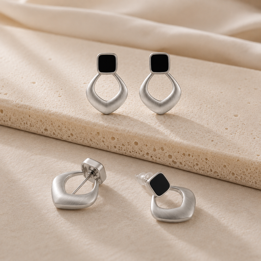 ARETES ONIX PLATEADO