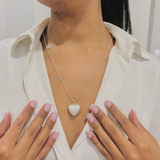 COLLAR CORAZÓN PROFUNDO PLATEADO