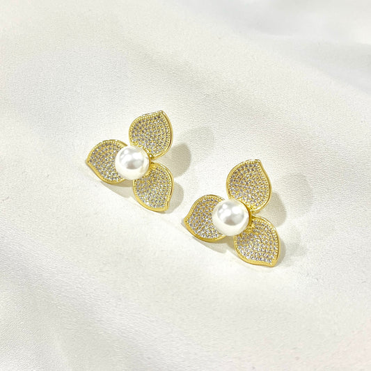 ARETES FLOR DE PERLA