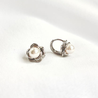 ARETES FLOR DE LUNA PLATEADOS