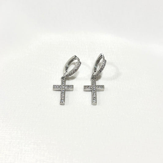 ARETES CRUZ BRILLOS PLATEADOS